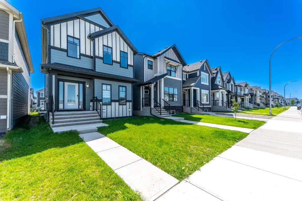 399 Magnolia Drive SE Calgary AB T3M 3M4