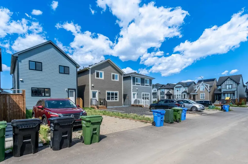 399 Magnolia Drive SE Calgary AB T3M 3M4