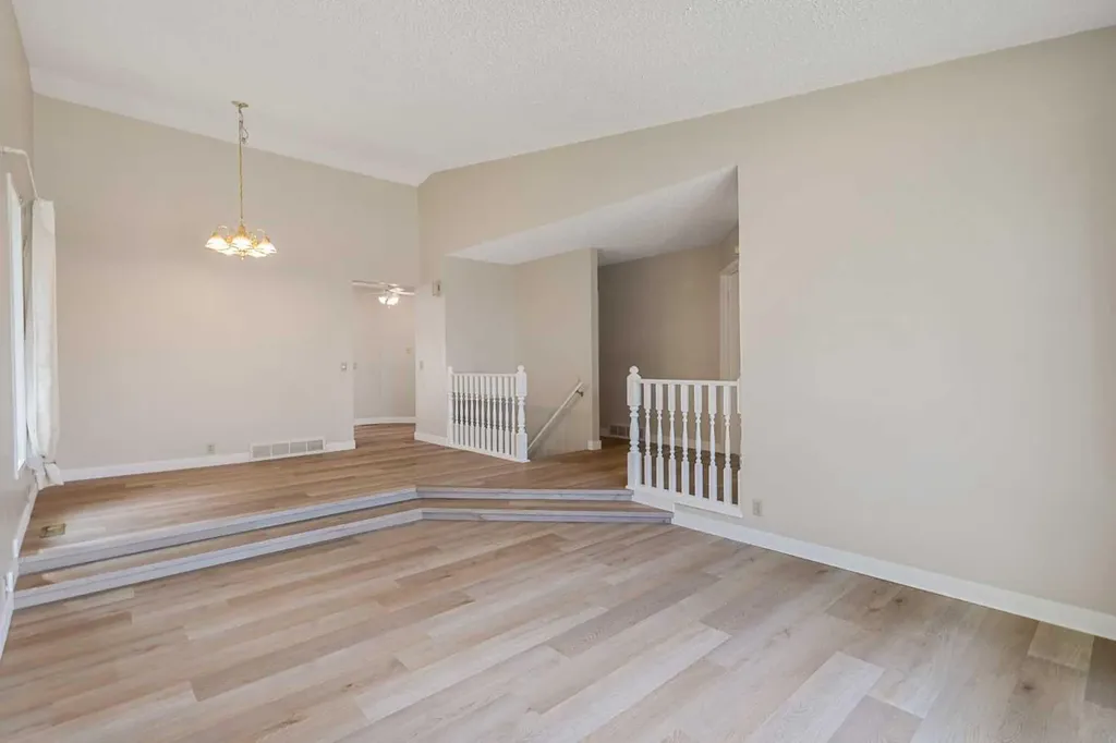 1111 Berkley Drive NW Calgary AB T3K1S6