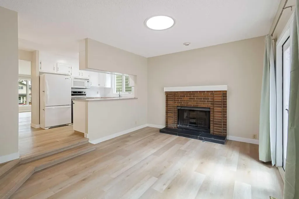 1111 Berkley Drive NW Calgary AB T3K1S6