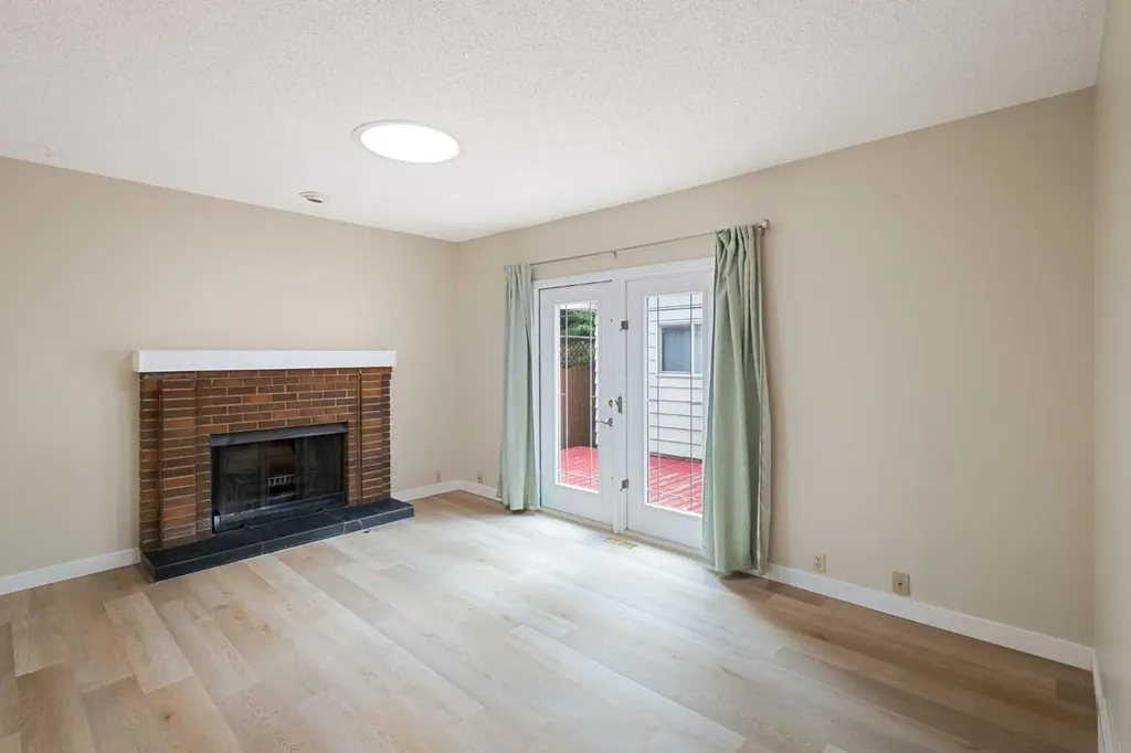 1111 Berkley Drive NW Calgary AB T3K1S6