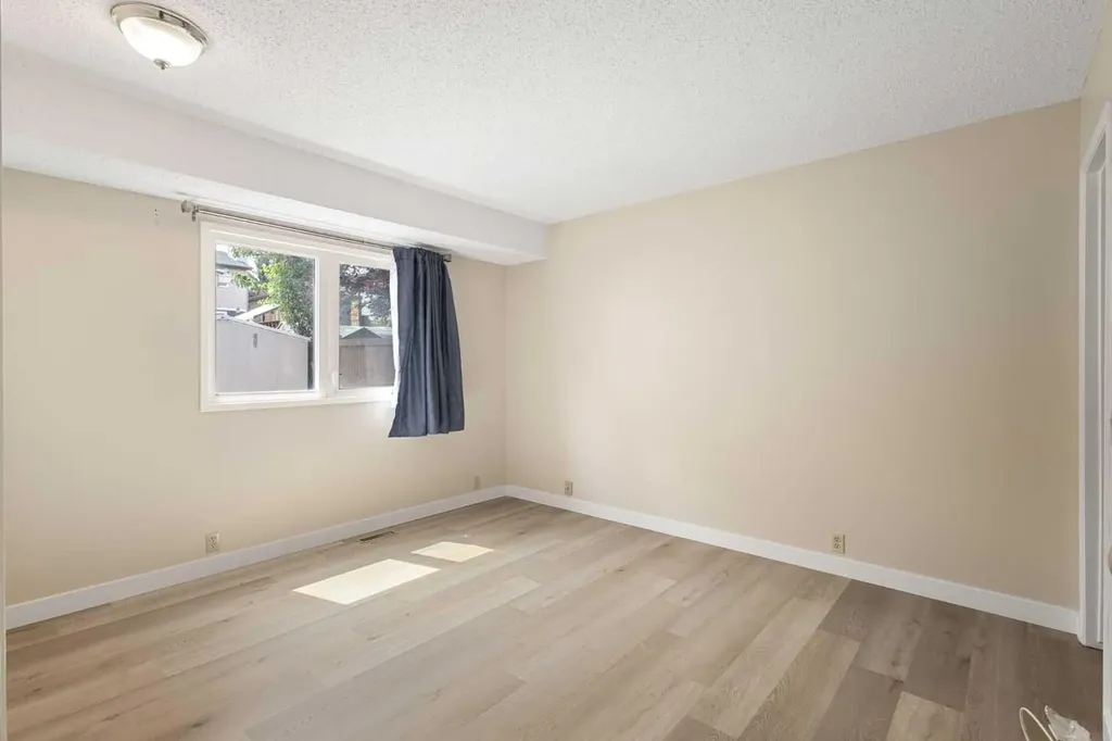 1111 Berkley Drive NW Calgary AB T3K1S6