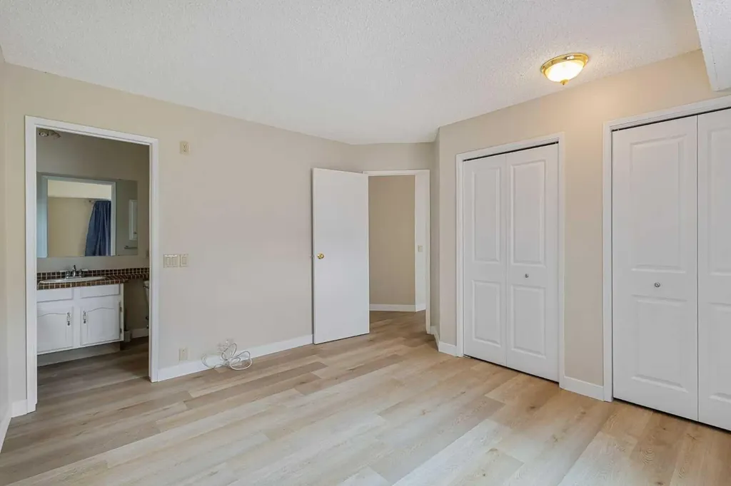 1111 Berkley Drive NW Calgary AB T3K1S6