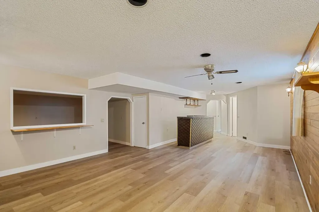 1111 Berkley Drive NW Calgary AB T3K1S6