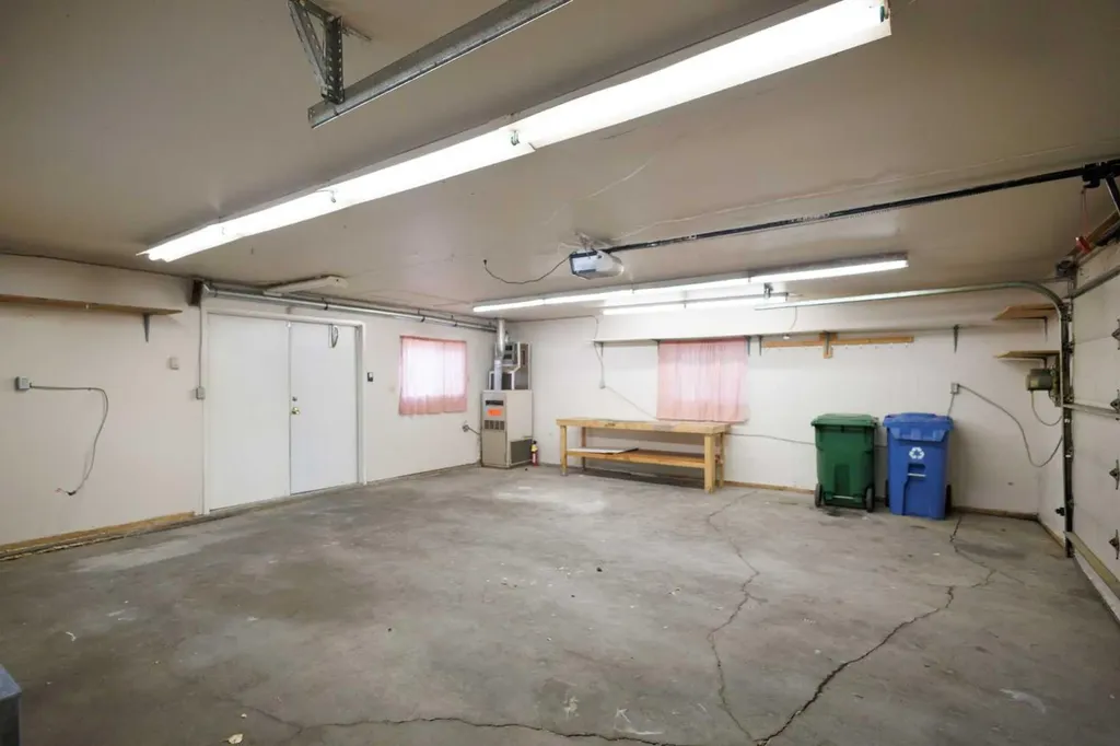 1111 Berkley Drive NW Calgary AB T3K1S6