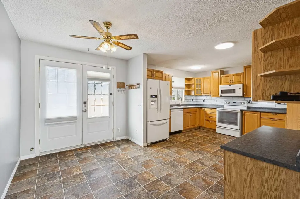 197 Acacia Drive SE Airdrie AB T4B1G6