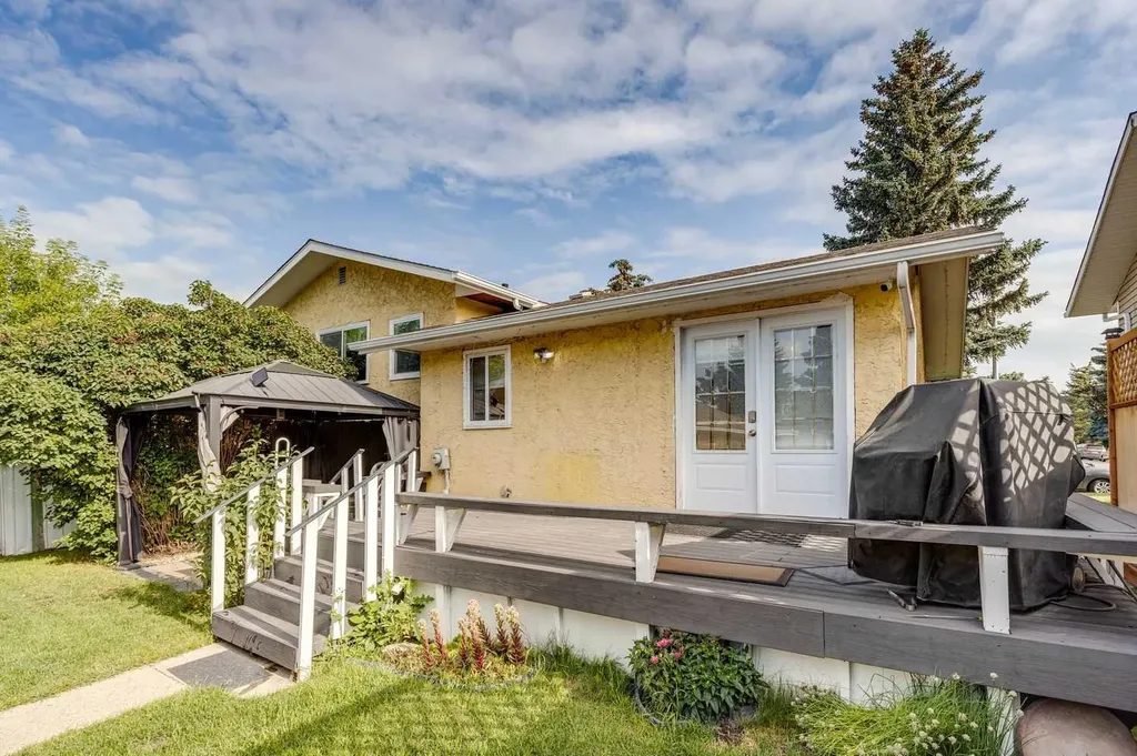197 Acacia Drive SE Airdrie AB T4B1G6