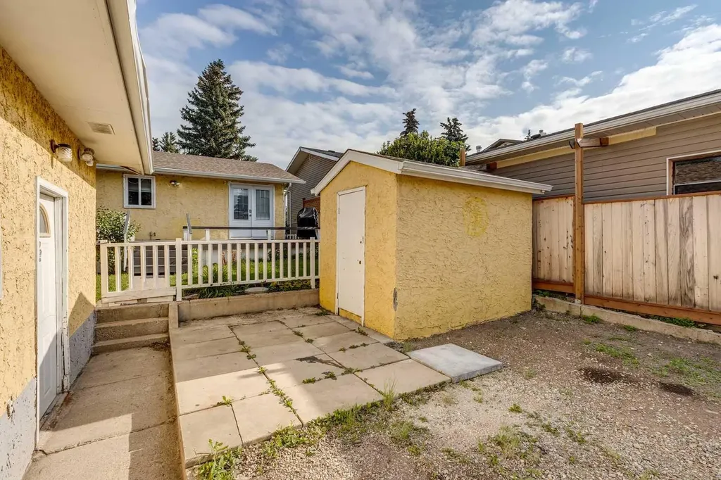 197 Acacia Drive SE Airdrie AB T4B1G6