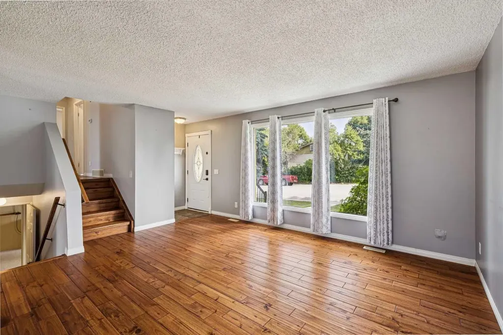 197 Acacia Drive SE Airdrie AB T4B1G6