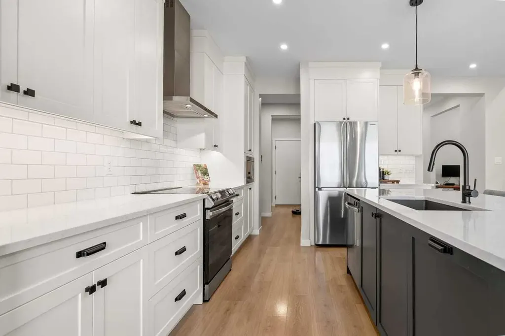 45 Savoy Landing SE Calgary AB T3S0E1