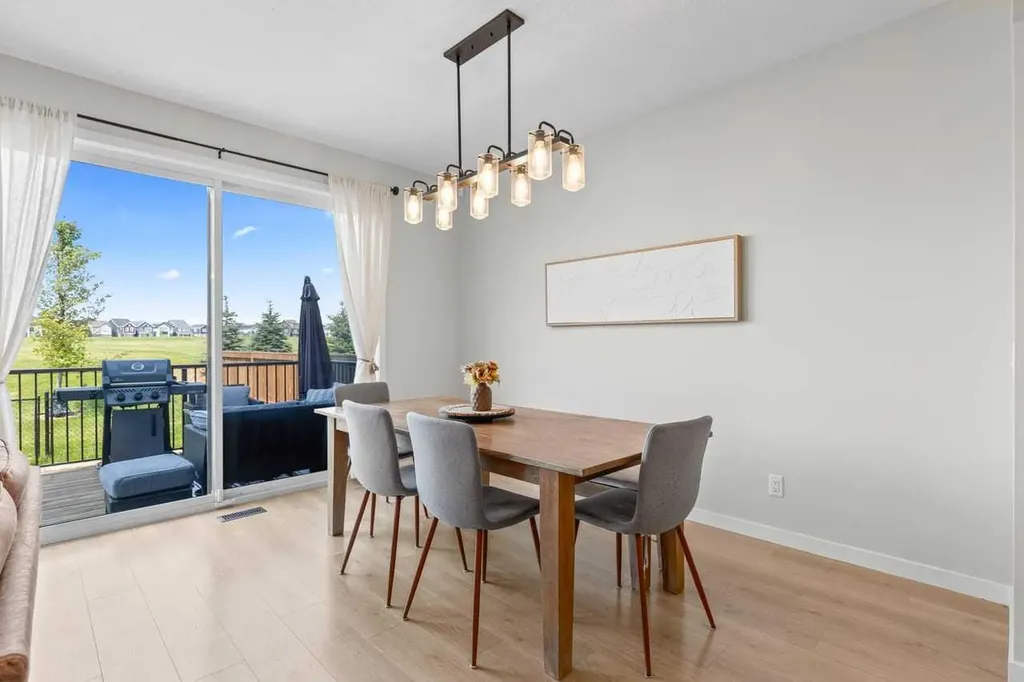 45 Savoy Landing SE Calgary AB T3S0E1