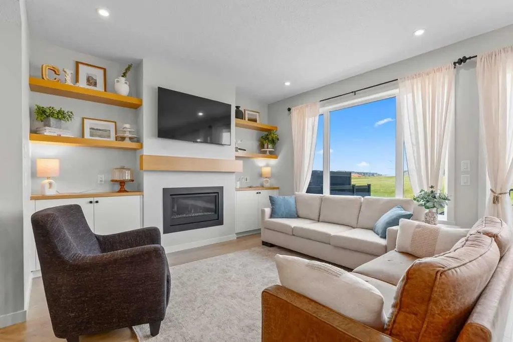 45 Savoy Landing SE Calgary AB T3S0E1