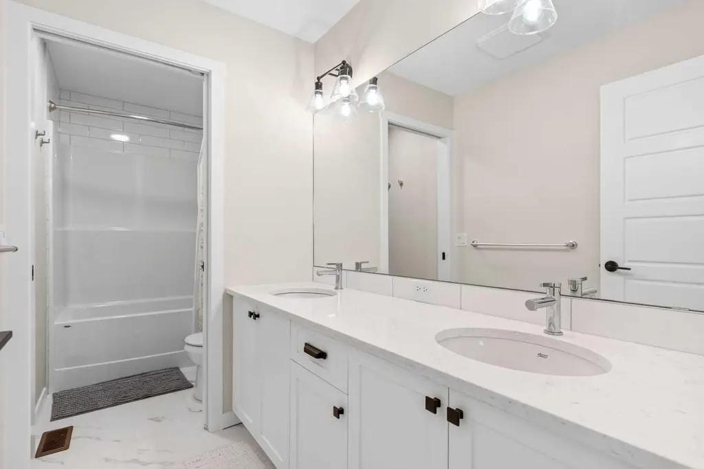 45 Savoy Landing SE Calgary AB T3S0E1
