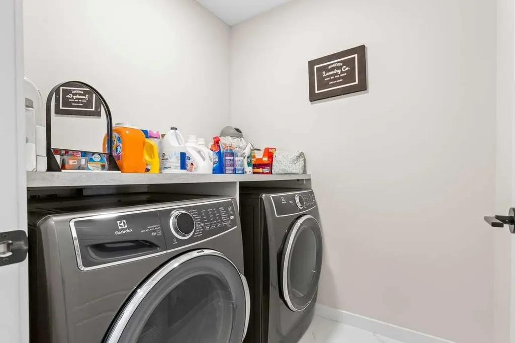 45 Savoy Landing SE Calgary AB T3S0E1