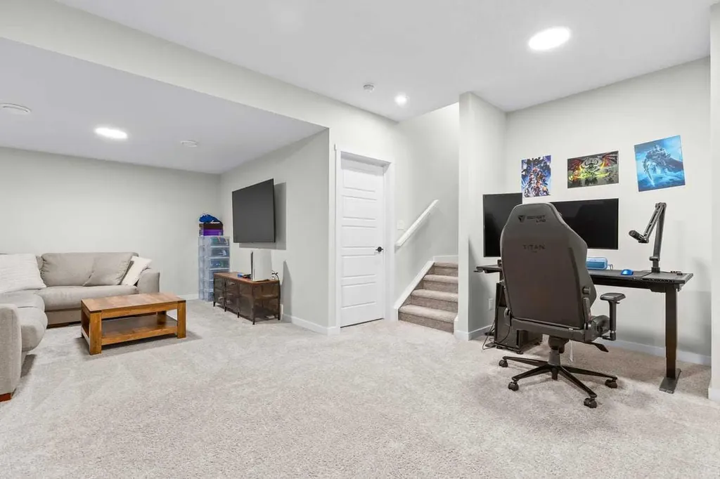 45 Savoy Landing SE Calgary AB T3S0E1