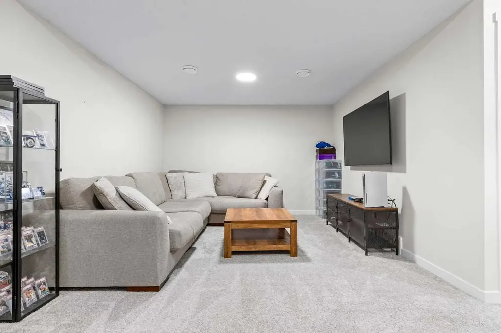45 Savoy Landing SE Calgary AB T3S0E1