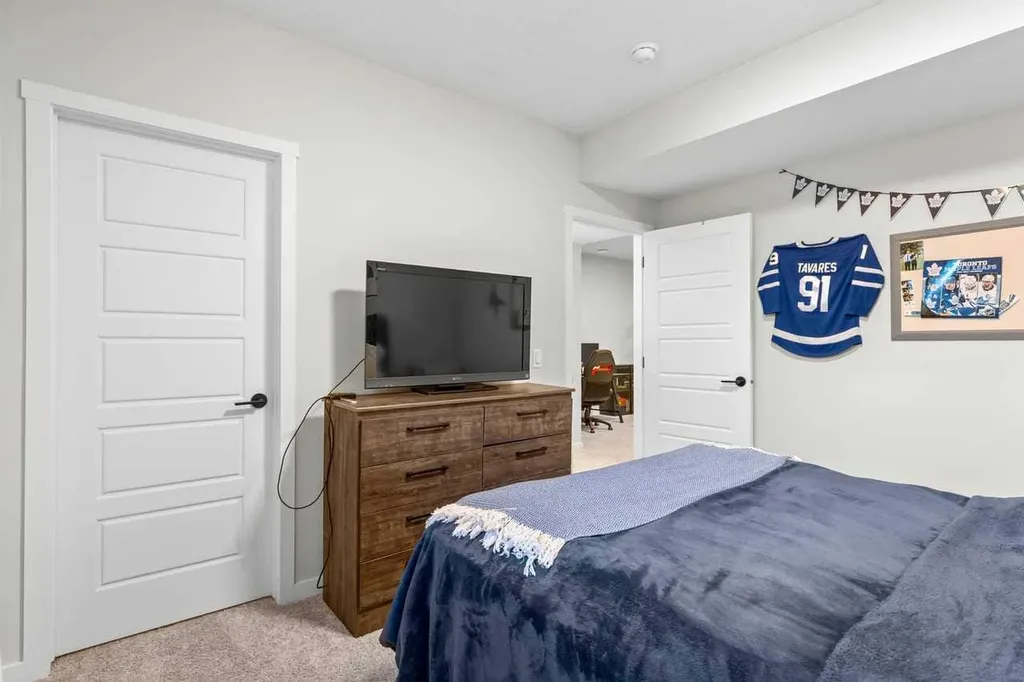 45 Savoy Landing SE Calgary AB T3S0E1