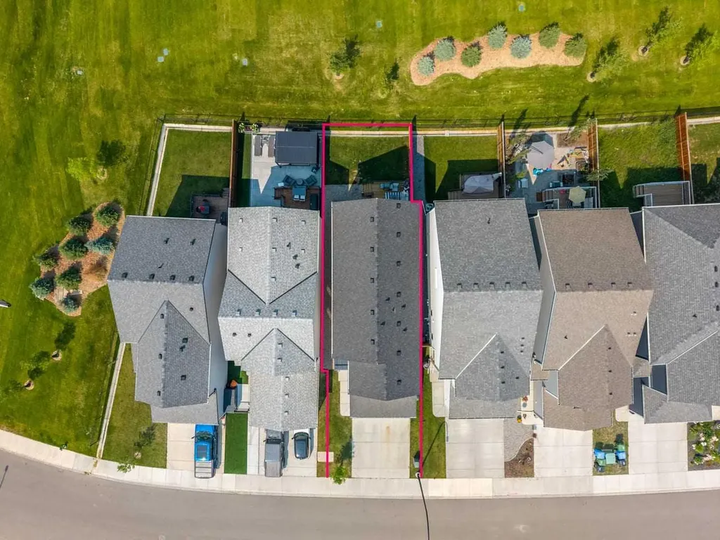 45 Savoy Landing SE Calgary AB T3S0E1