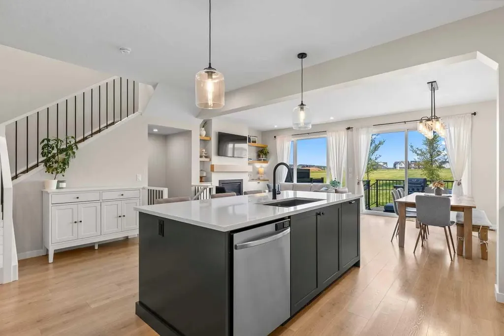 45 Savoy Landing SE Calgary AB T3S0E1