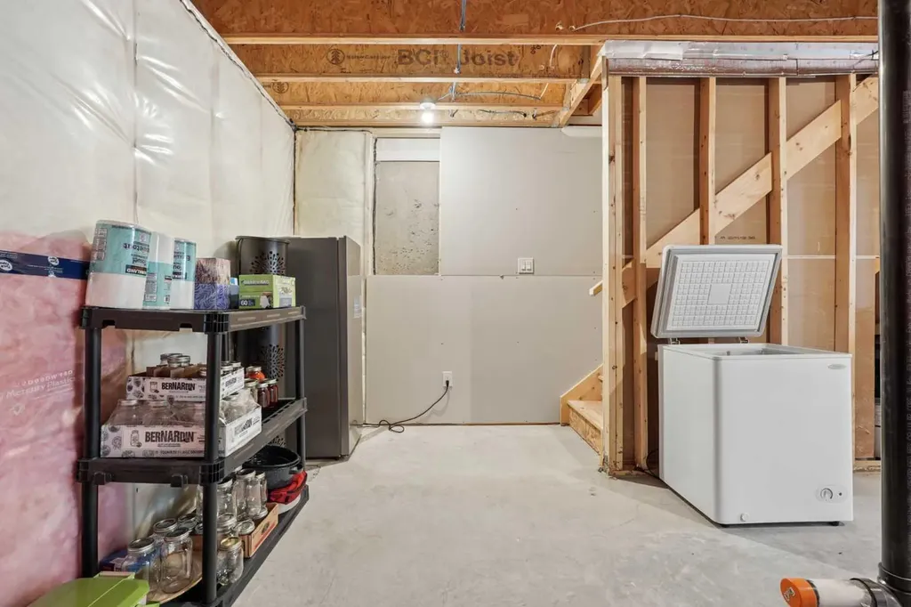 210 Firelight Way W Lethbridge AB T1J 5T3