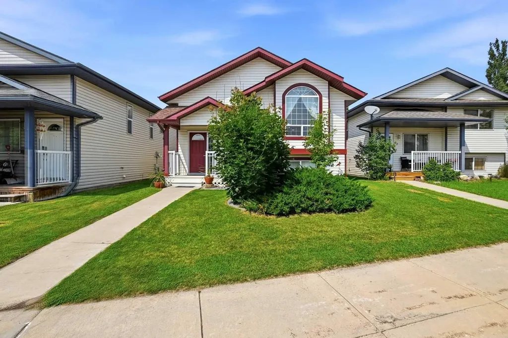 91 Doherty Close Red Deer AB T4R 3G1