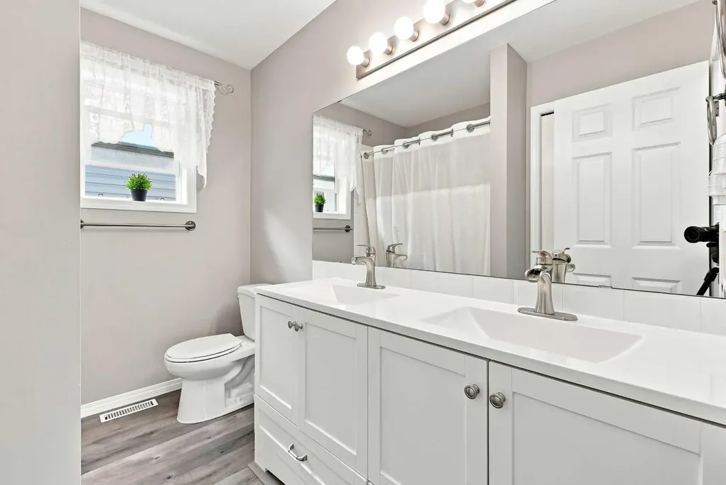 91 Doherty Close Red Deer AB T4R 3G1