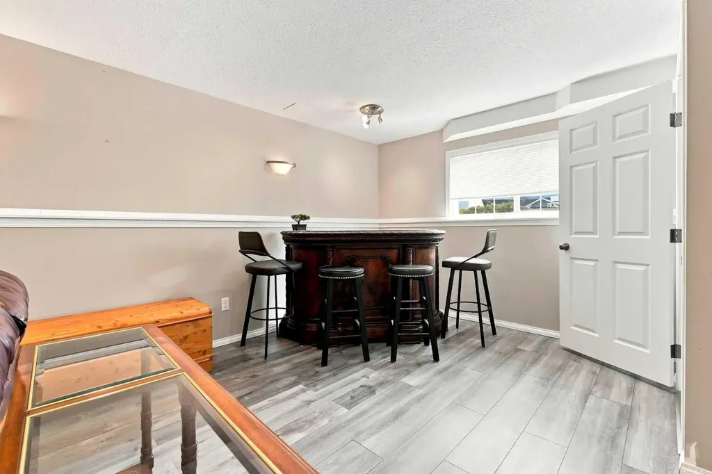 91 Doherty Close Red Deer AB T4R 3G1