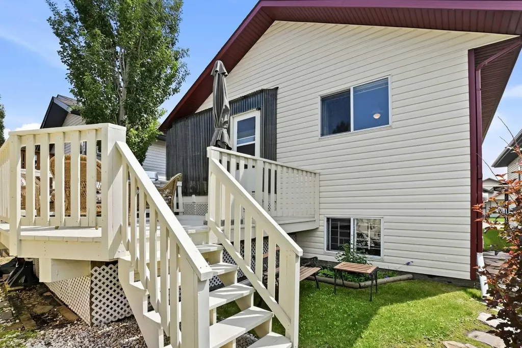 91 Doherty Close Red Deer AB T4R 3G1