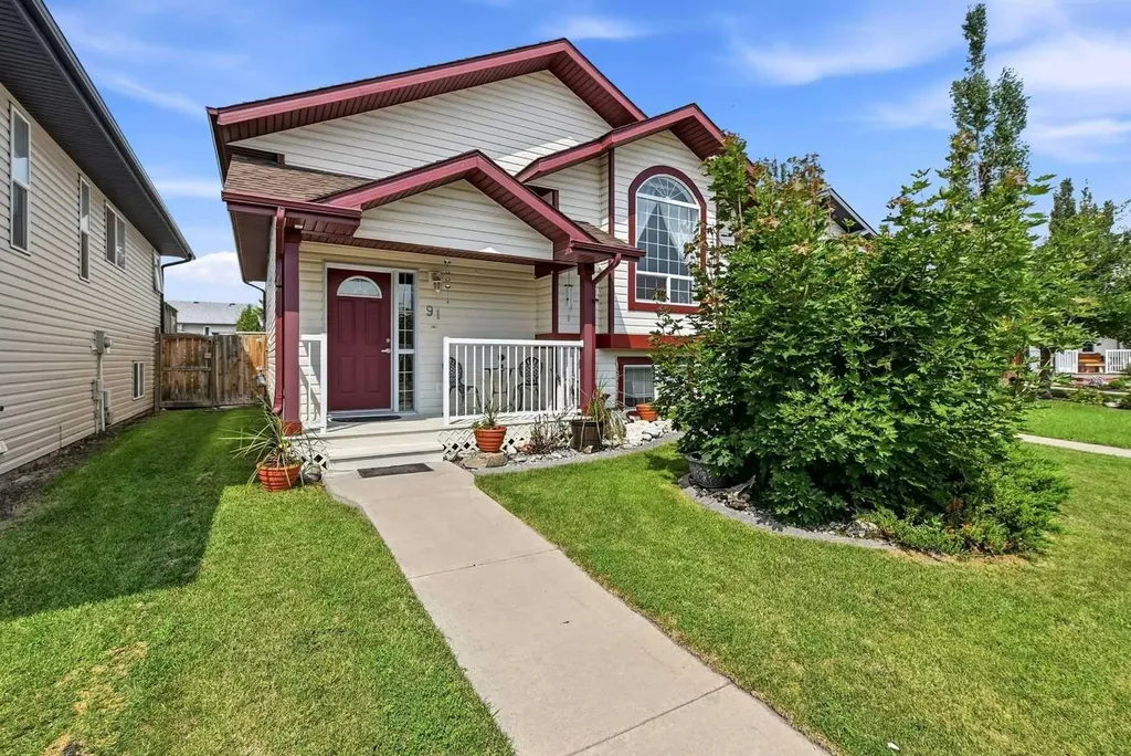 91 Doherty Close Red Deer AB T4R 3G1