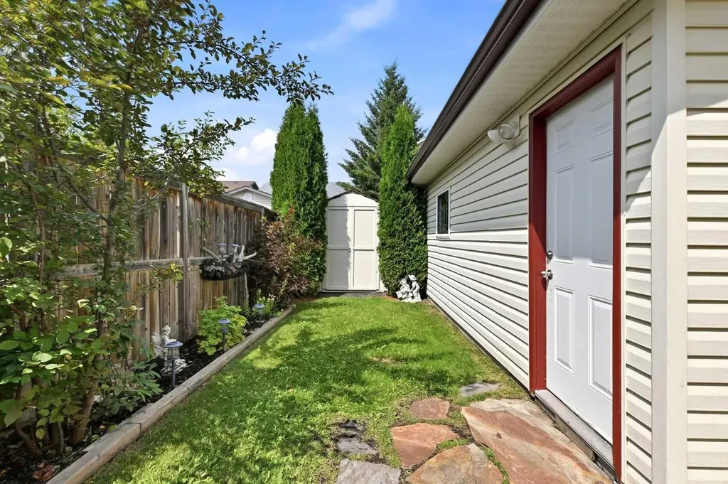 91 Doherty Close Red Deer AB T4R 3G1