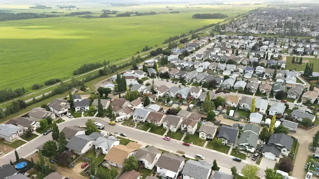 91 Doherty Close Red Deer AB T4R 3G1