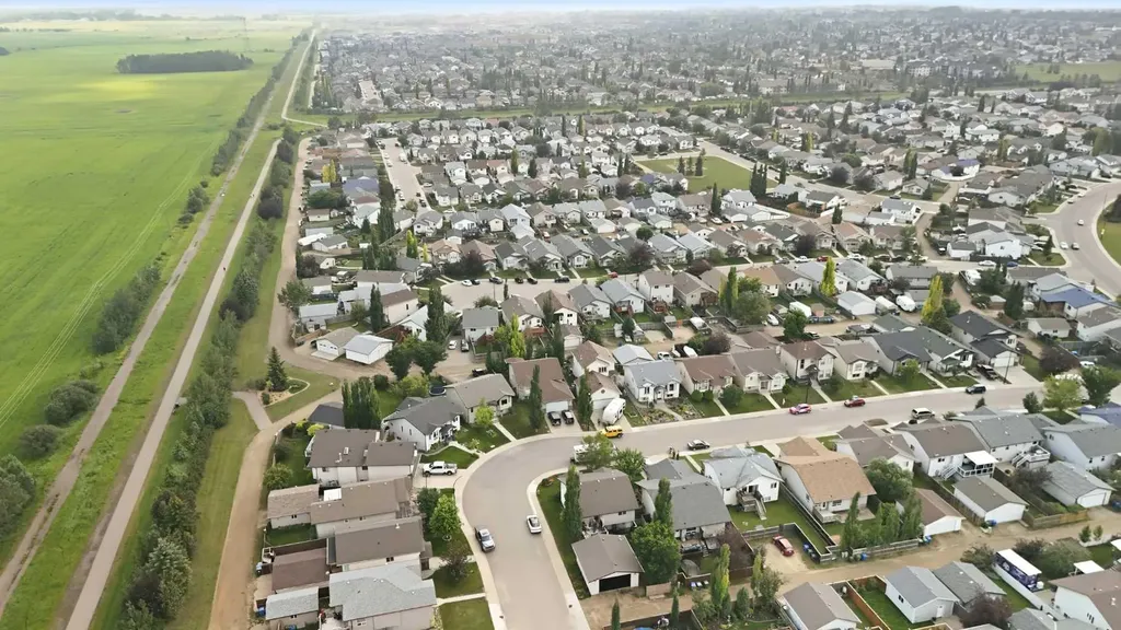 91 Doherty Close Red Deer AB T4R 3G1