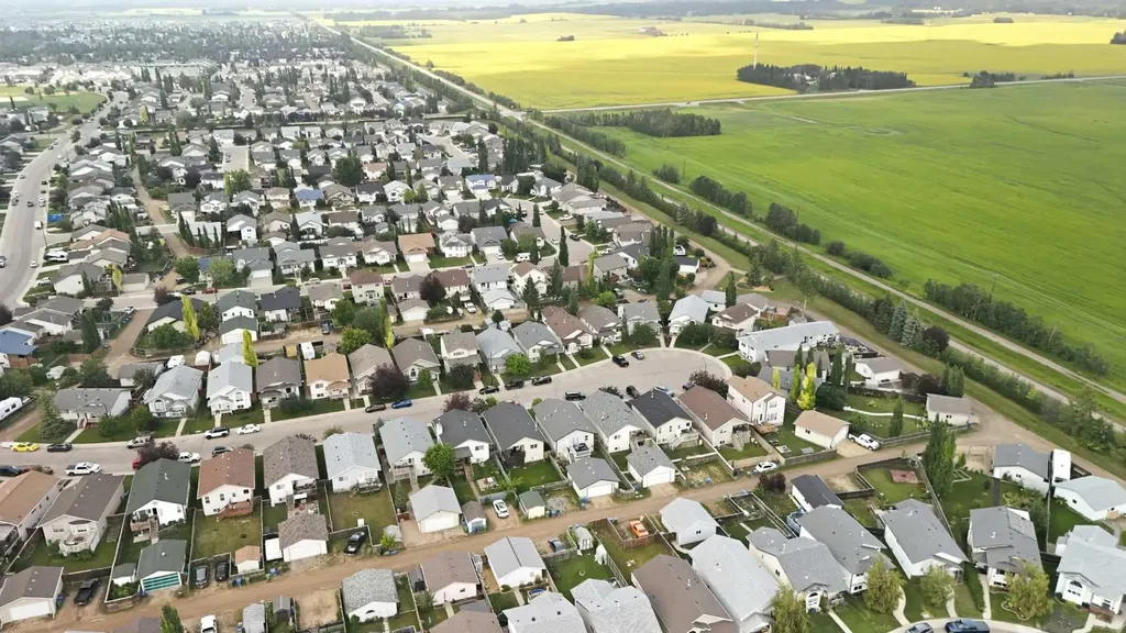 91 Doherty Close Red Deer AB T4R 3G1