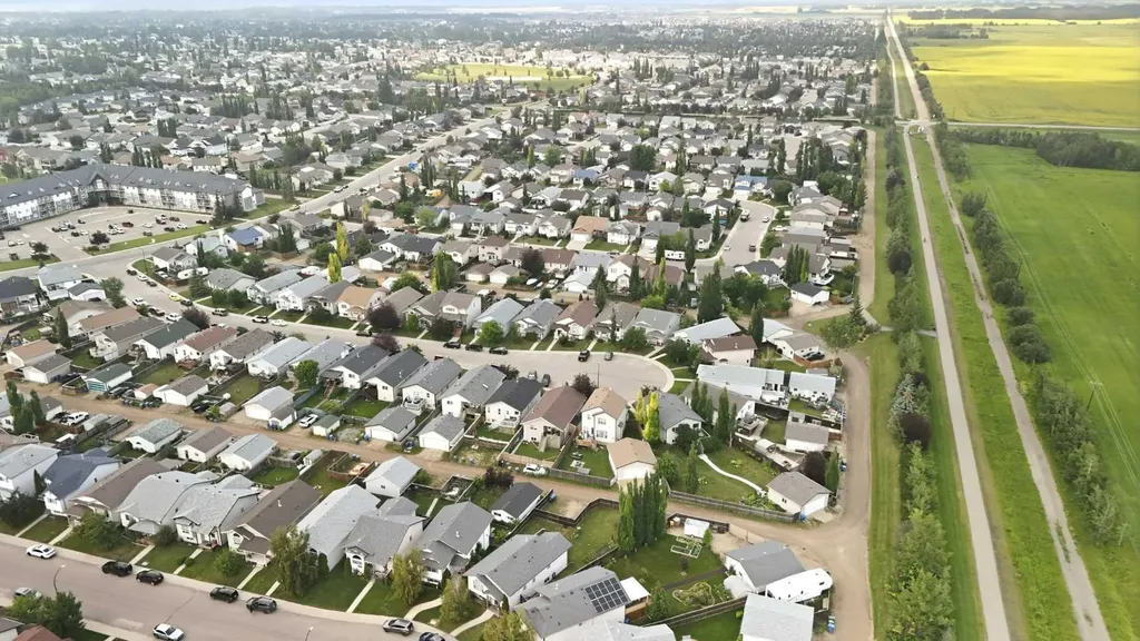 91 Doherty Close Red Deer AB T4R 3G1