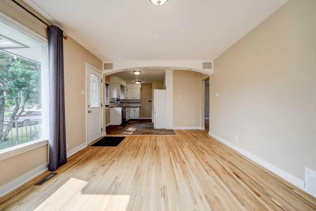 518 10 Street N Lethbridge AB T1H 2C8