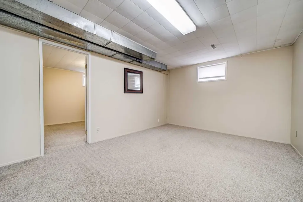 518 10 Street N Lethbridge AB T1H 2C8
