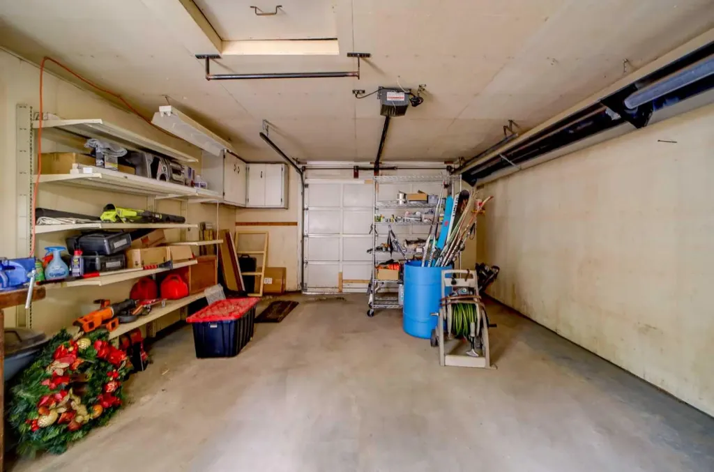 518 10 Street N Lethbridge AB T1H 2C8