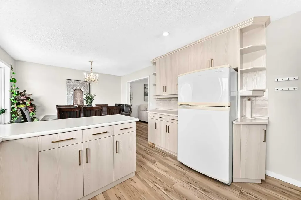 4 Marbrooke Circle NE Calgary AB T2A 2W4