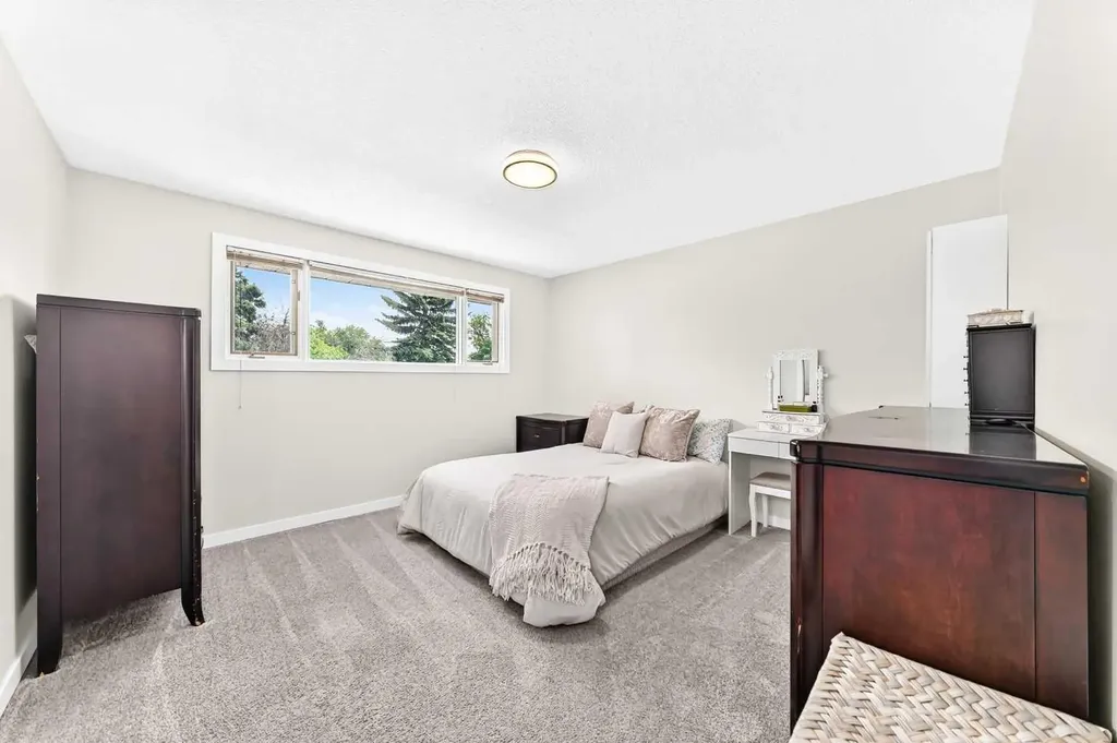 4 Marbrooke Circle NE Calgary AB T2A 2W4