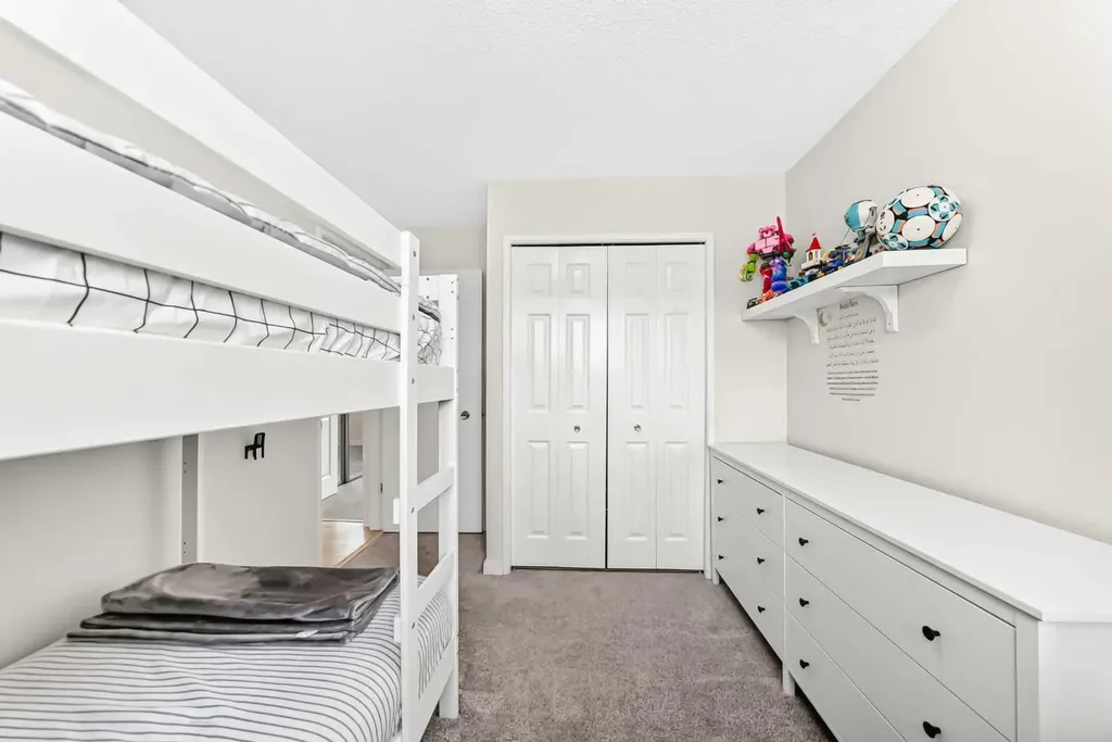 4 Marbrooke Circle NE Calgary AB T2A 2W4