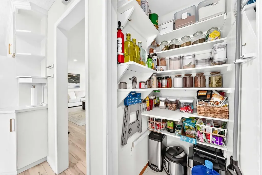 4 Marbrooke Circle NE Calgary AB T2A 2W4