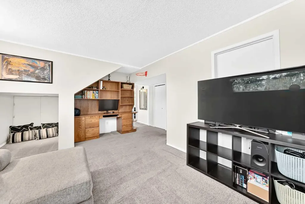 4 Marbrooke Circle NE Calgary AB T2A 2W4
