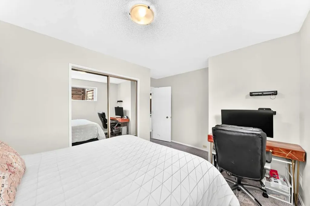 4 Marbrooke Circle NE Calgary AB T2A 2W4