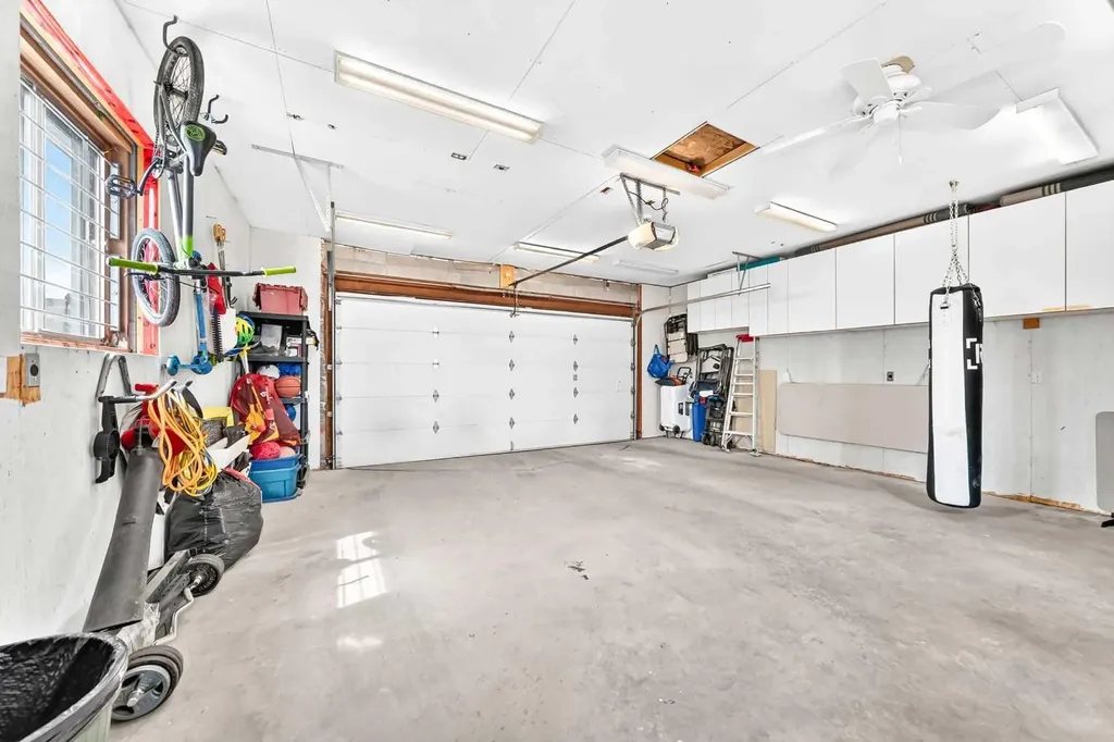 4 Marbrooke Circle NE Calgary AB T2A 2W4