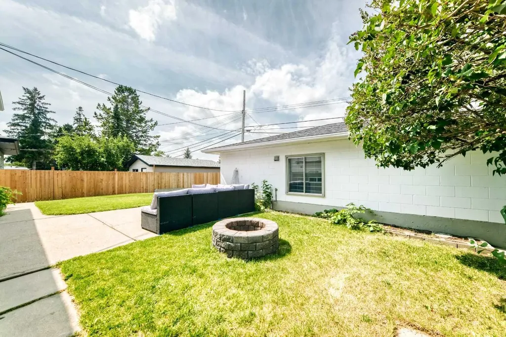 4 Marbrooke Circle NE Calgary AB T2A 2W4