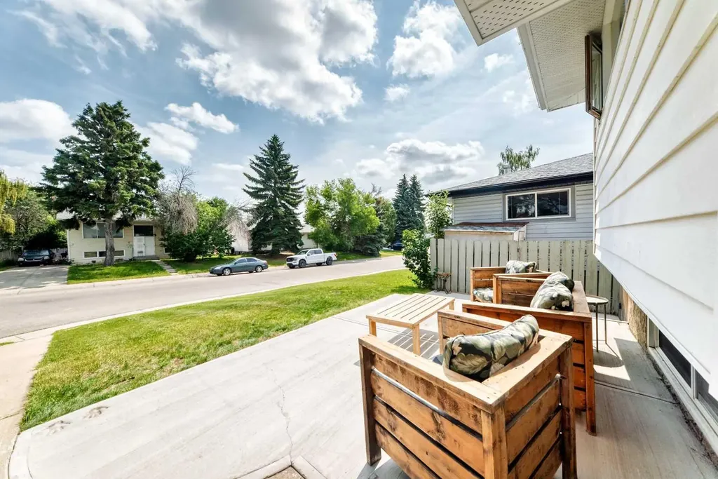 4 Marbrooke Circle NE Calgary AB T2A 2W4
