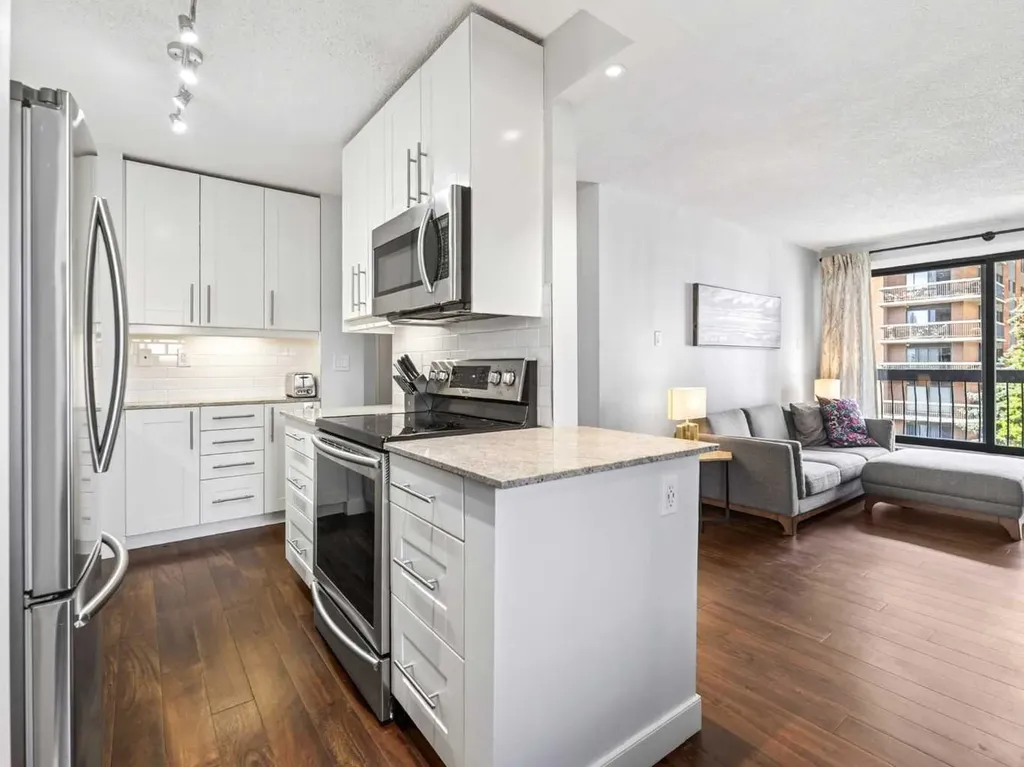 537 14 Avenue SW Calgary AB T2R 0M7