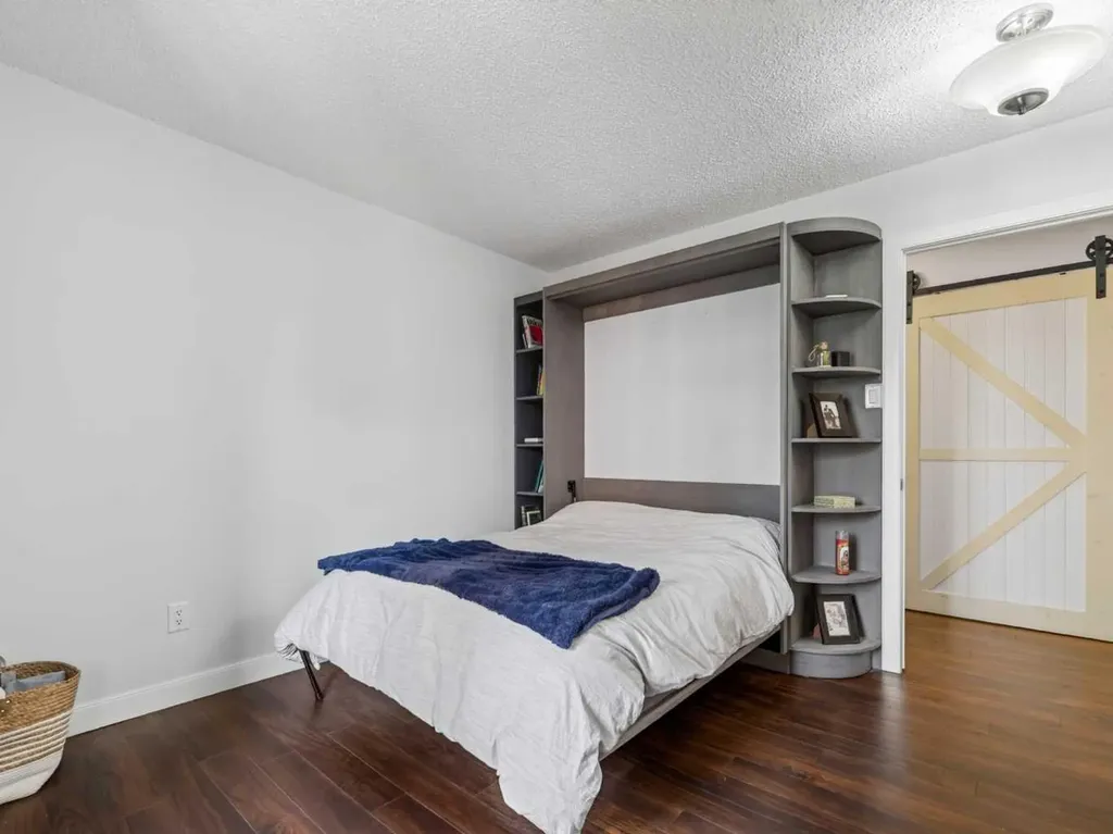 537 14 Avenue SW Calgary AB T2R 0M7