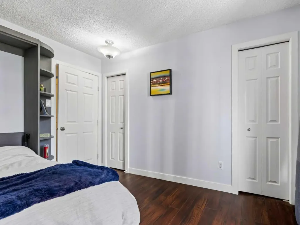 537 14 Avenue SW Calgary AB T2R 0M7