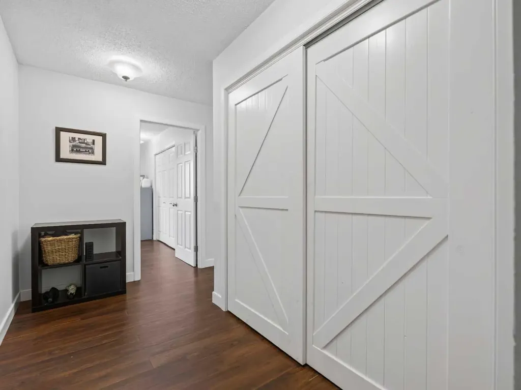 537 14 Avenue SW Calgary AB T2R 0M7